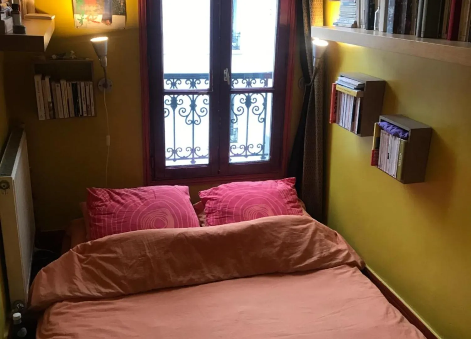 Charming Flat In Belleville Paris